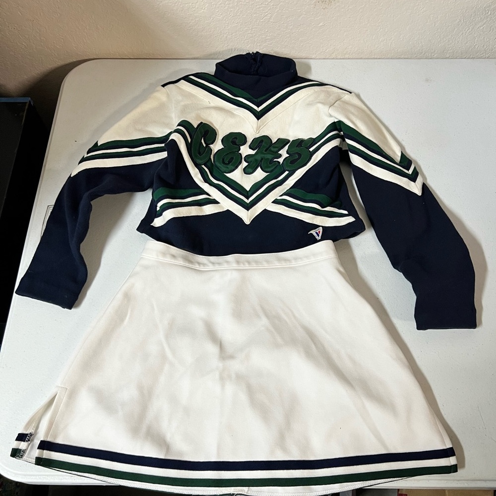 High School Cheerleading Uniform ****** Gem